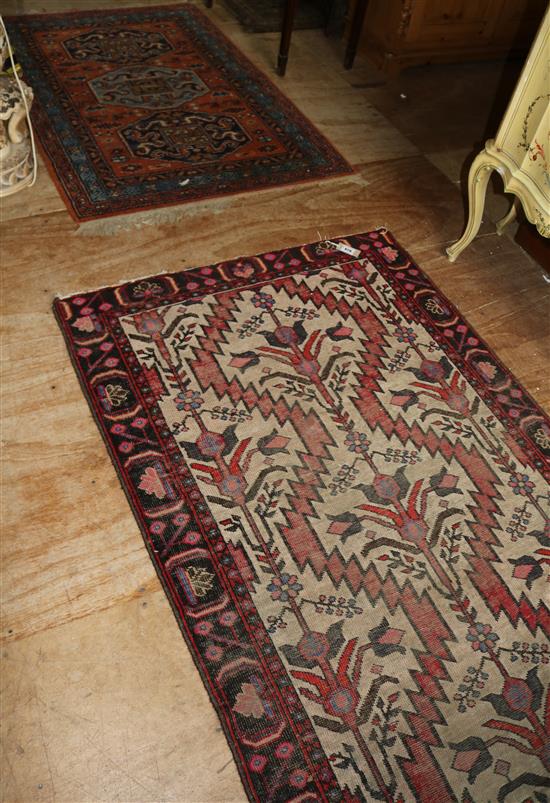 2 Persian rugs(-)